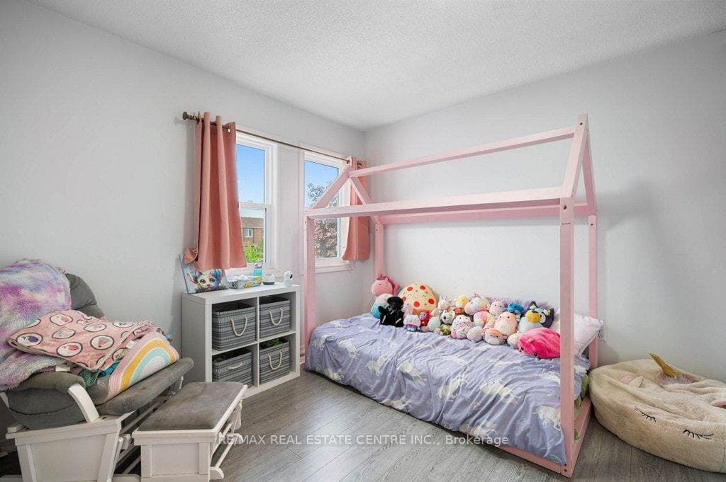 295 Langlaw Drive photo 20