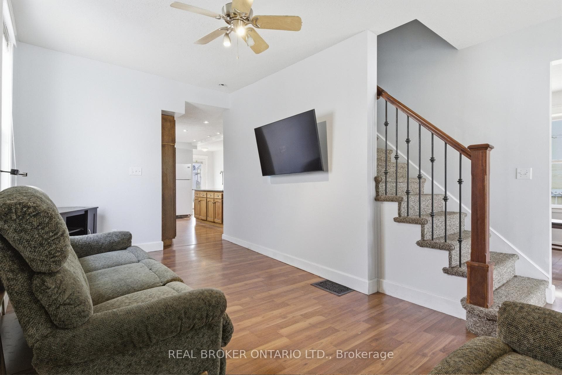 368 Wellington Avenue photo 8