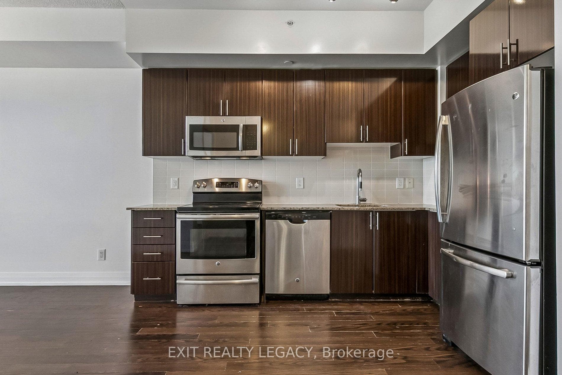 7167 Yonge Street Unit 710 photo 28