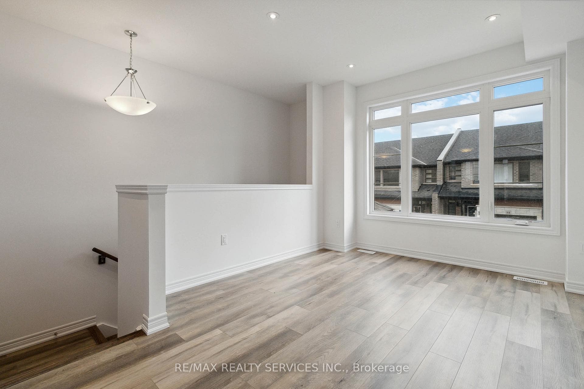 120 Court Drive Unit 27 photo 11