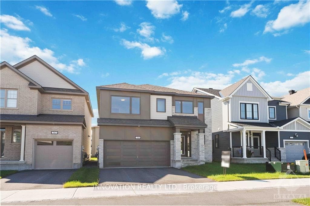 769 DERREEN Avenue photo 2