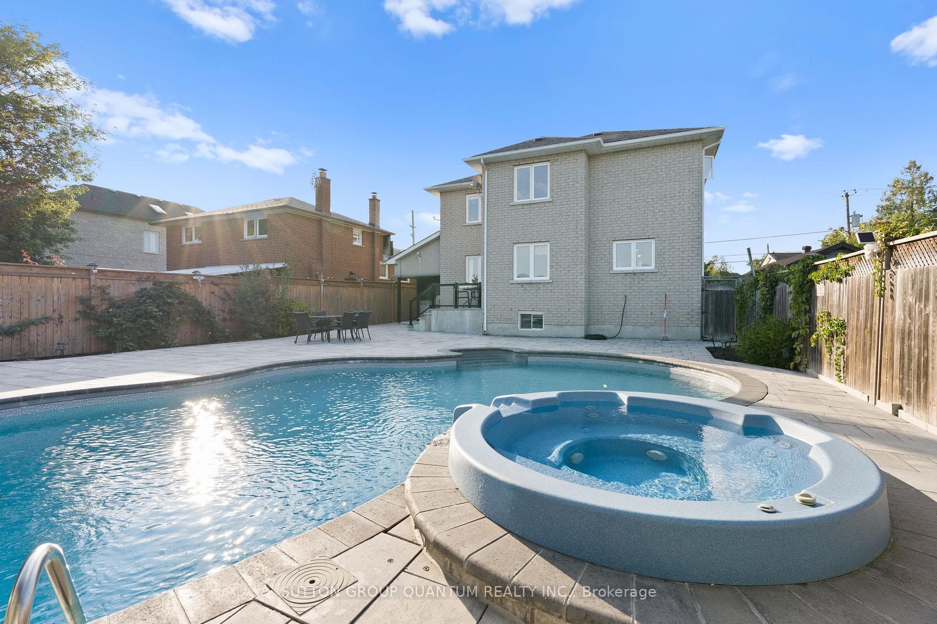 900 Atwater Avenue photo 32