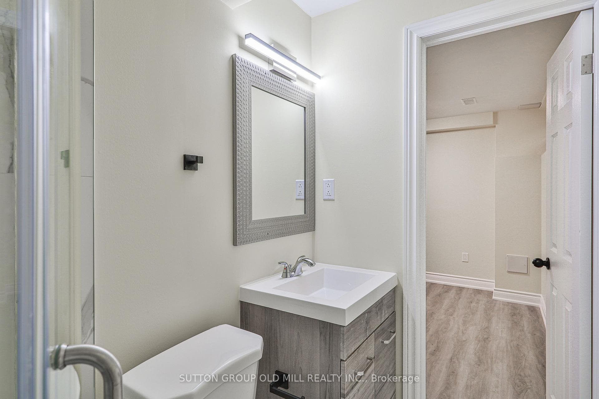 5 Isaac Devins Avenue photo 26