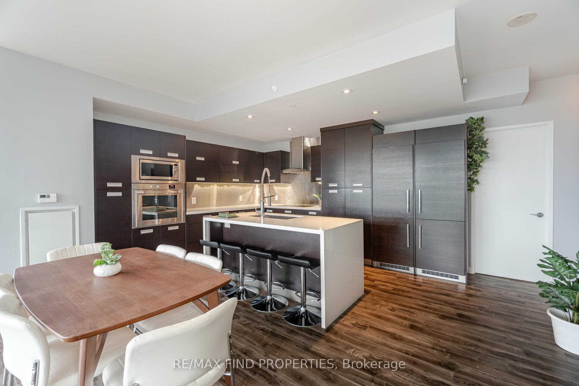 88 Park Lawn Road Unit 2717 photo 8