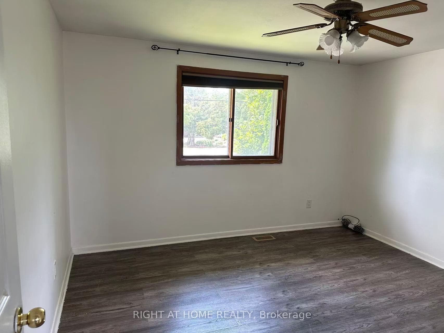 6860 MALDEN Road photo 12
