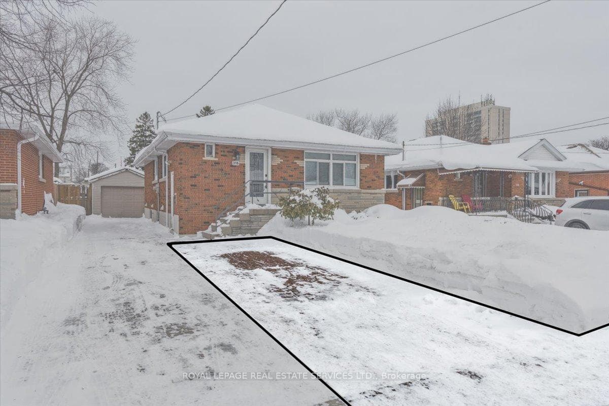 316 East 42nd Street Unit Lower photo 2