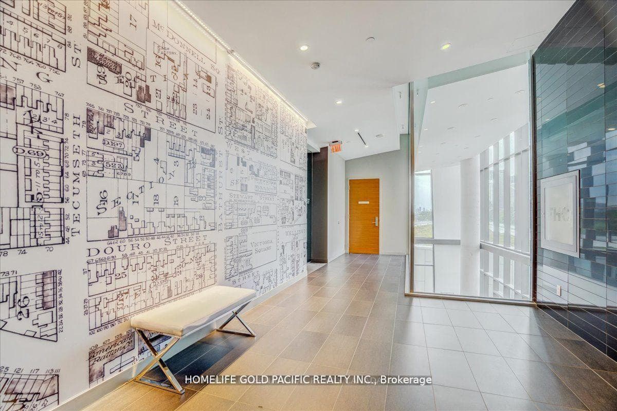 170 Fort York Boulevard Unit 2806 photo 5