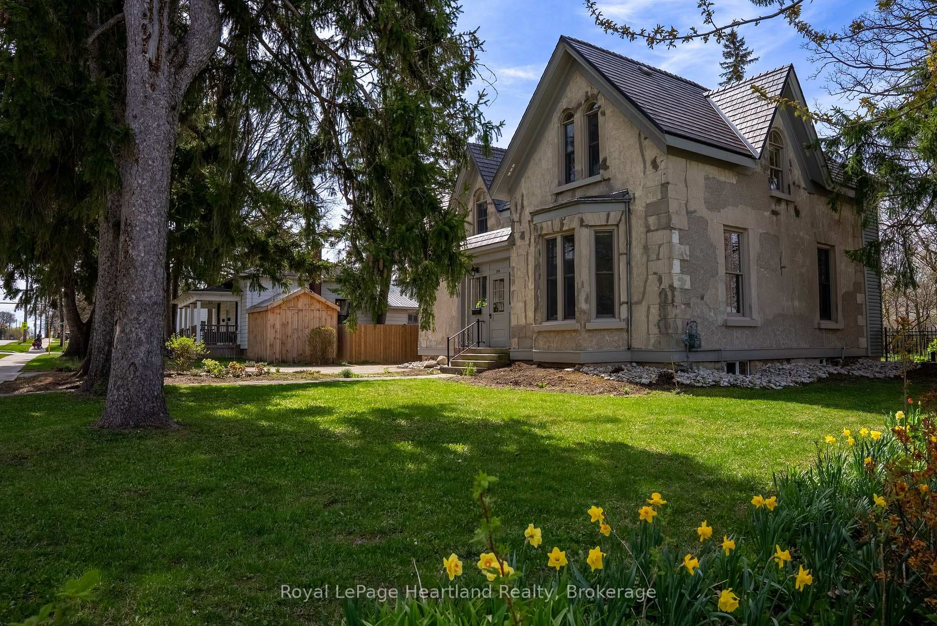 154 Ontario Street photo 4