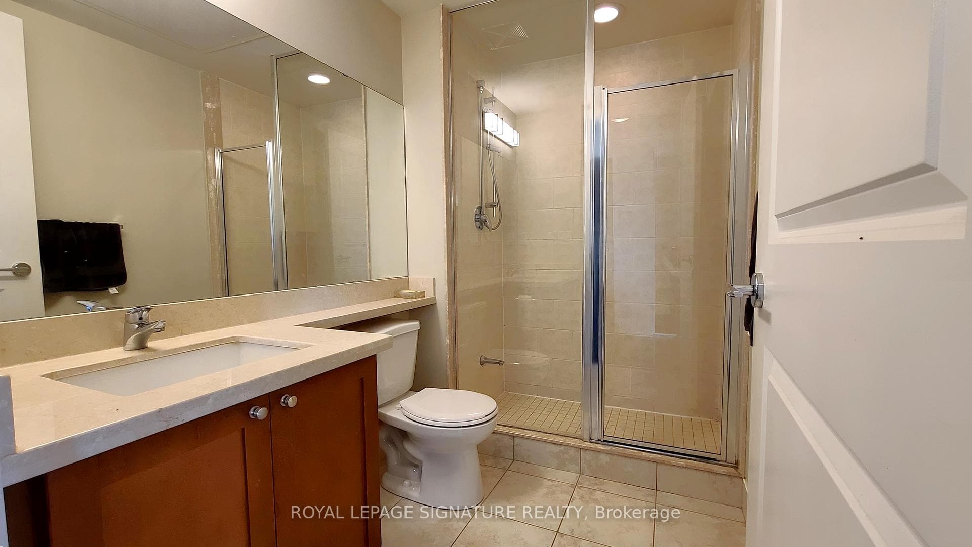 57 Upper Duke Crescent Unit 512 photo 12