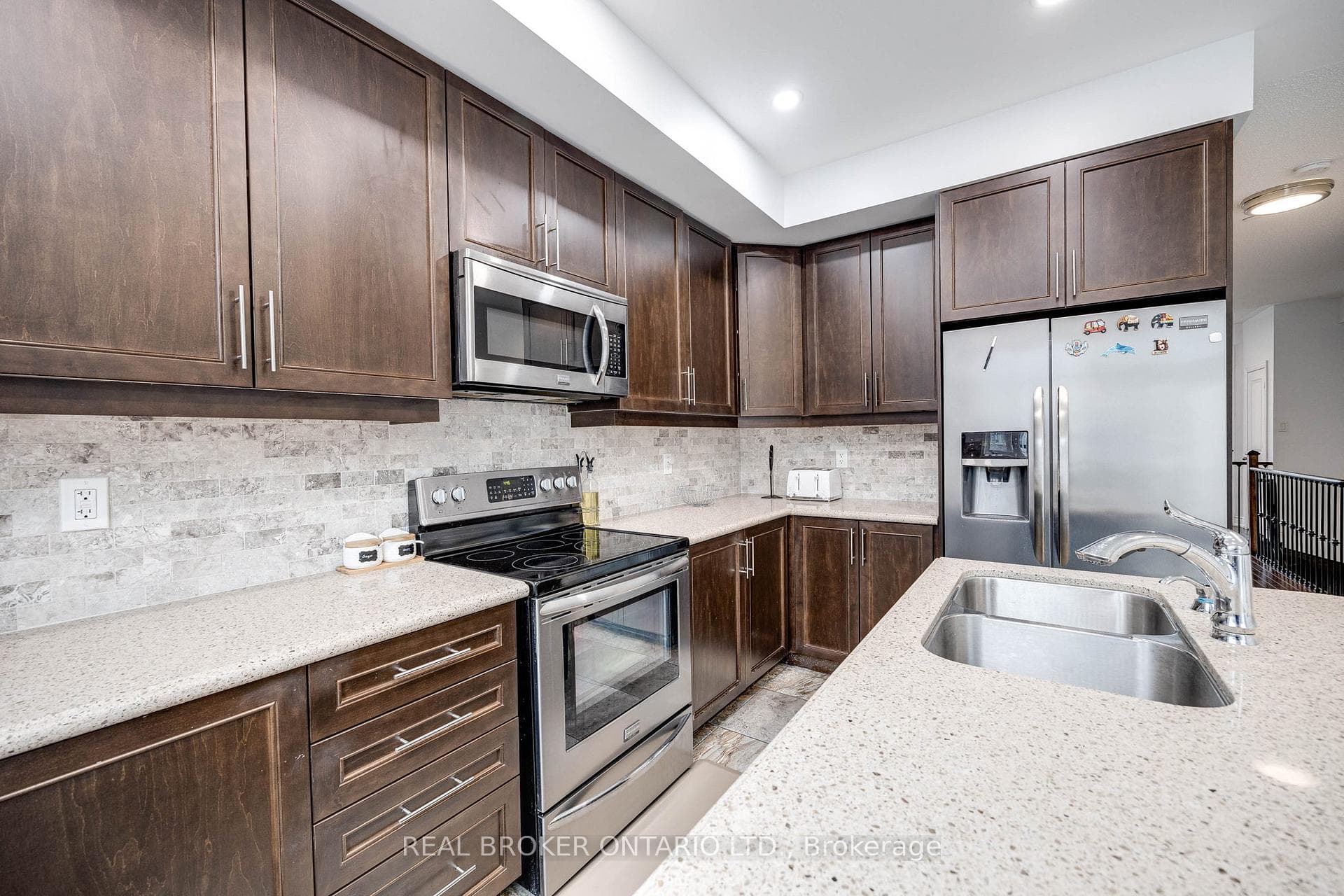 1331 Major Mackenzie Drive Unit 53 photo 11