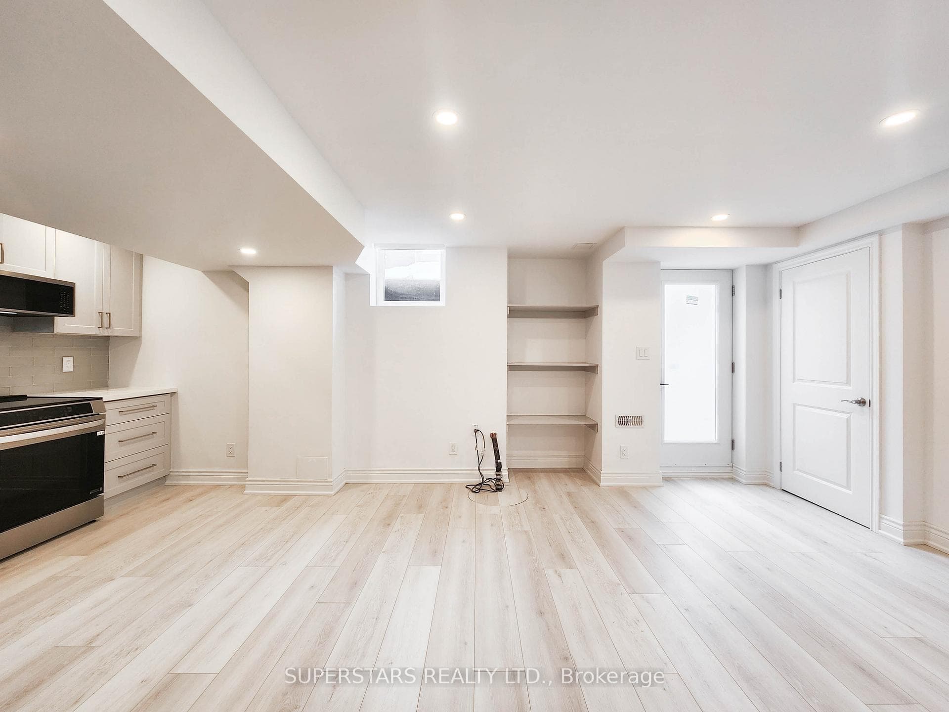 274 Riverlands Avenue Unit (Basement) photo 6