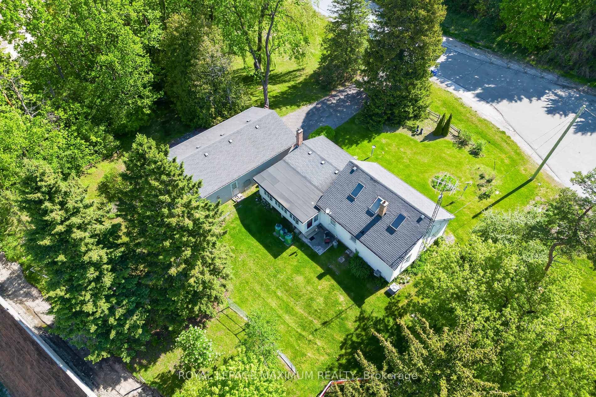 80 McDonald Street photo 33
