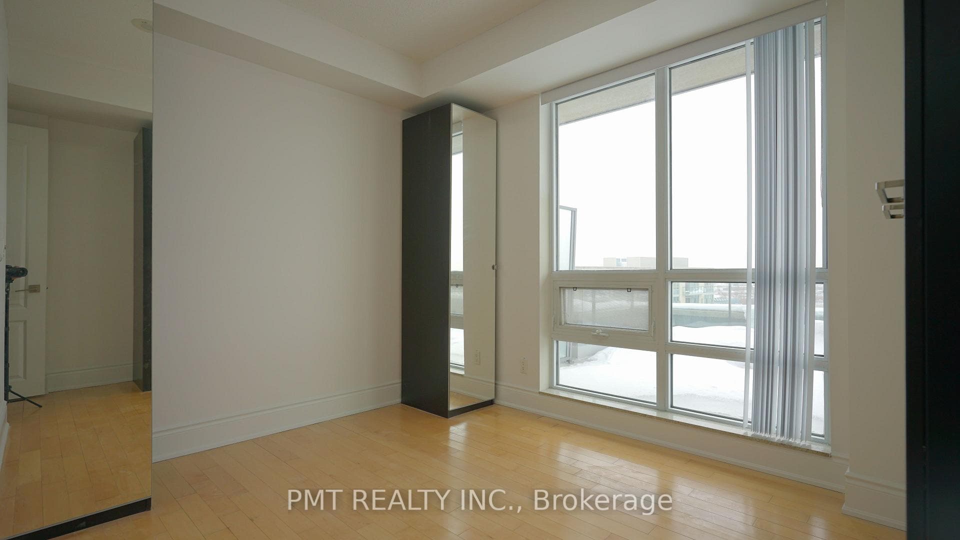 60 South Town Centre Boulevard Unit LPH1 photo 10