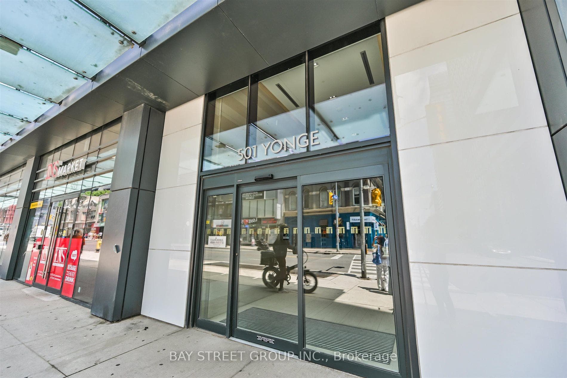 501 Yonge Street Unit 4203 photo 3