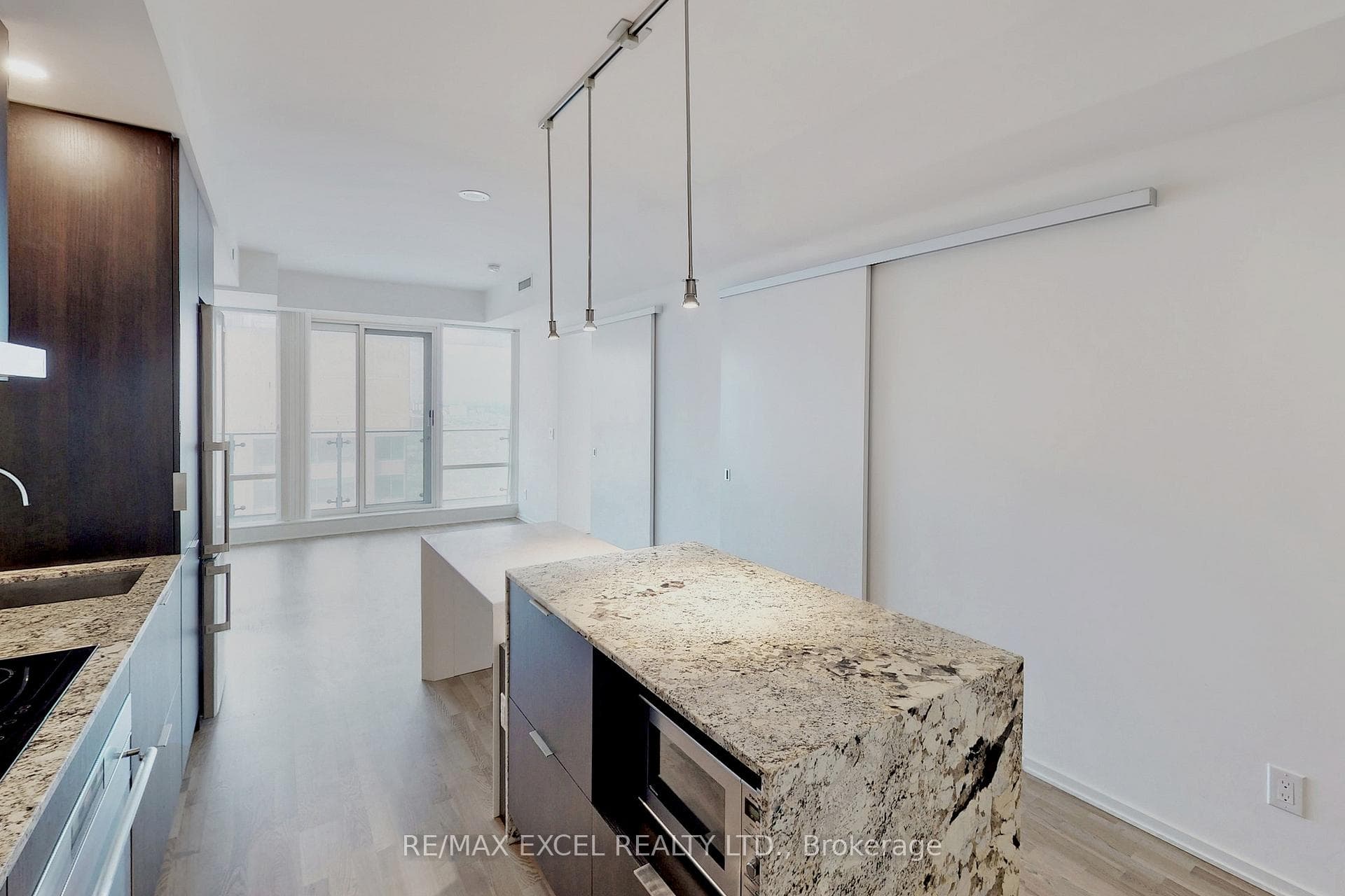 1 Bloor Street Unit 3912 photo 4