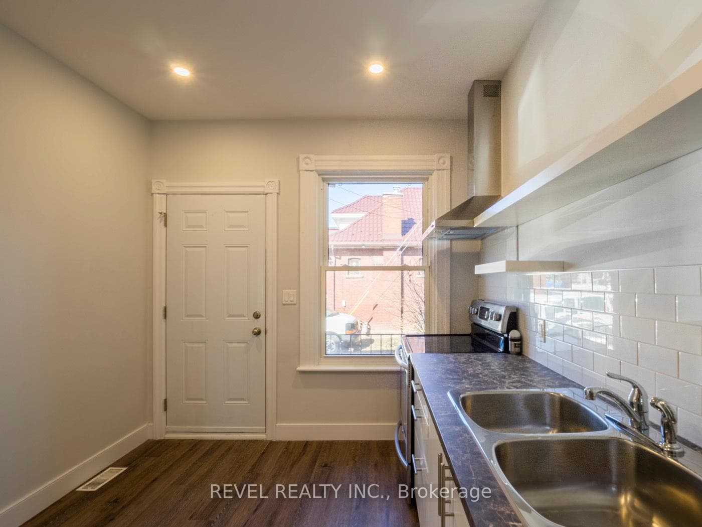116 Myrtle Avenue Unit 1 photo 3