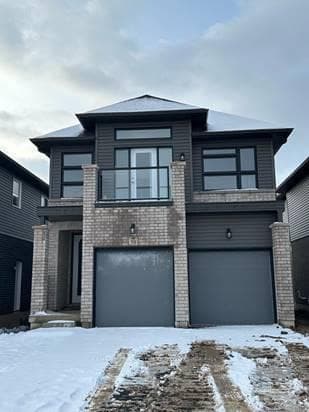 18 Bradley Avenue photo 1