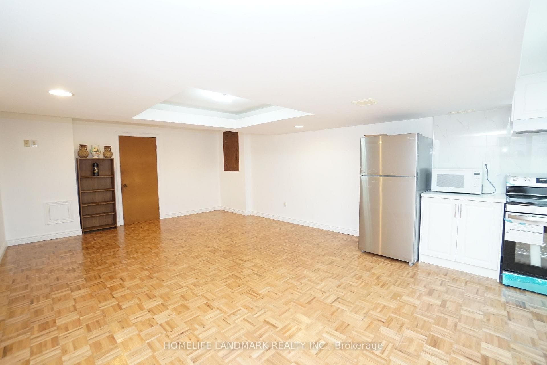 594 Queen Victoria Drive Unit Gound & Bsmt photo 25