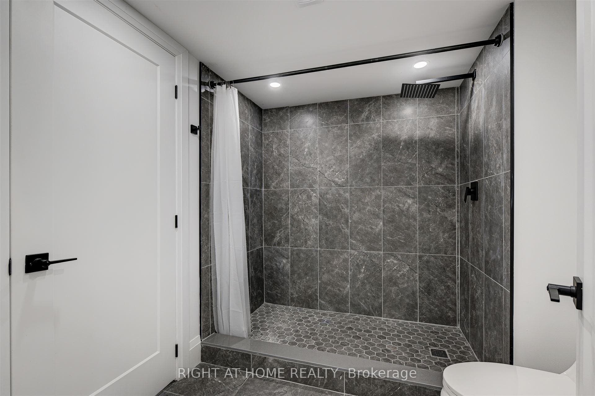 161 Treverton Drive photo 16