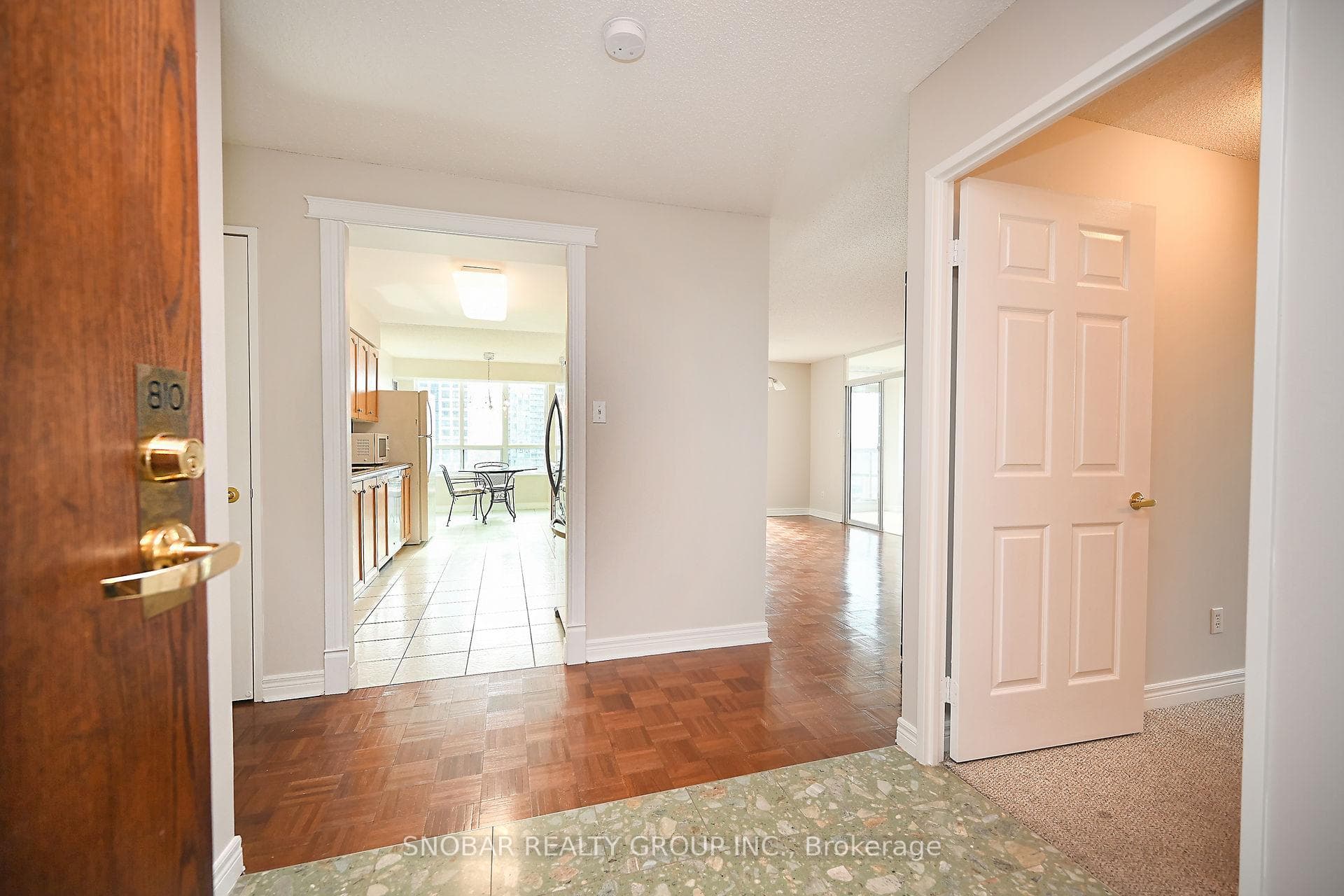 156 Enfield Place Unit 810 photo 5