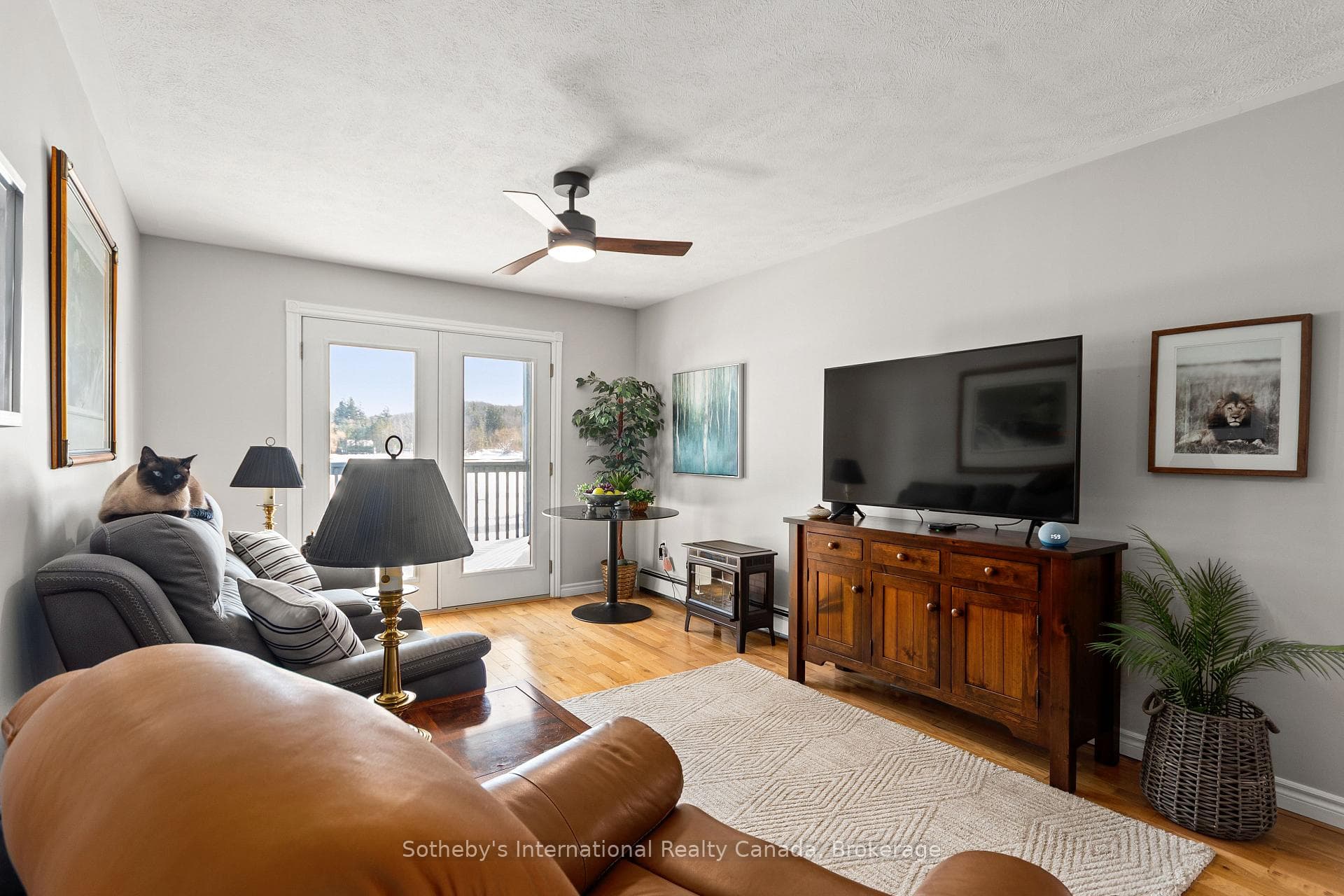 604 CHAMPLAIN Road photo 27