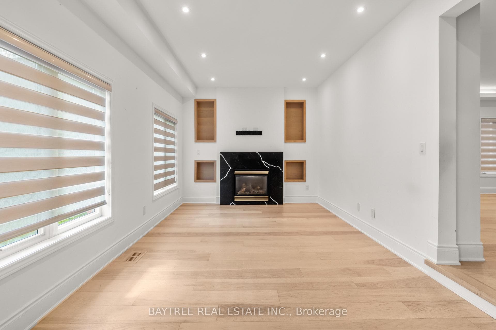 162 Bathurst Glen Drive photo 27