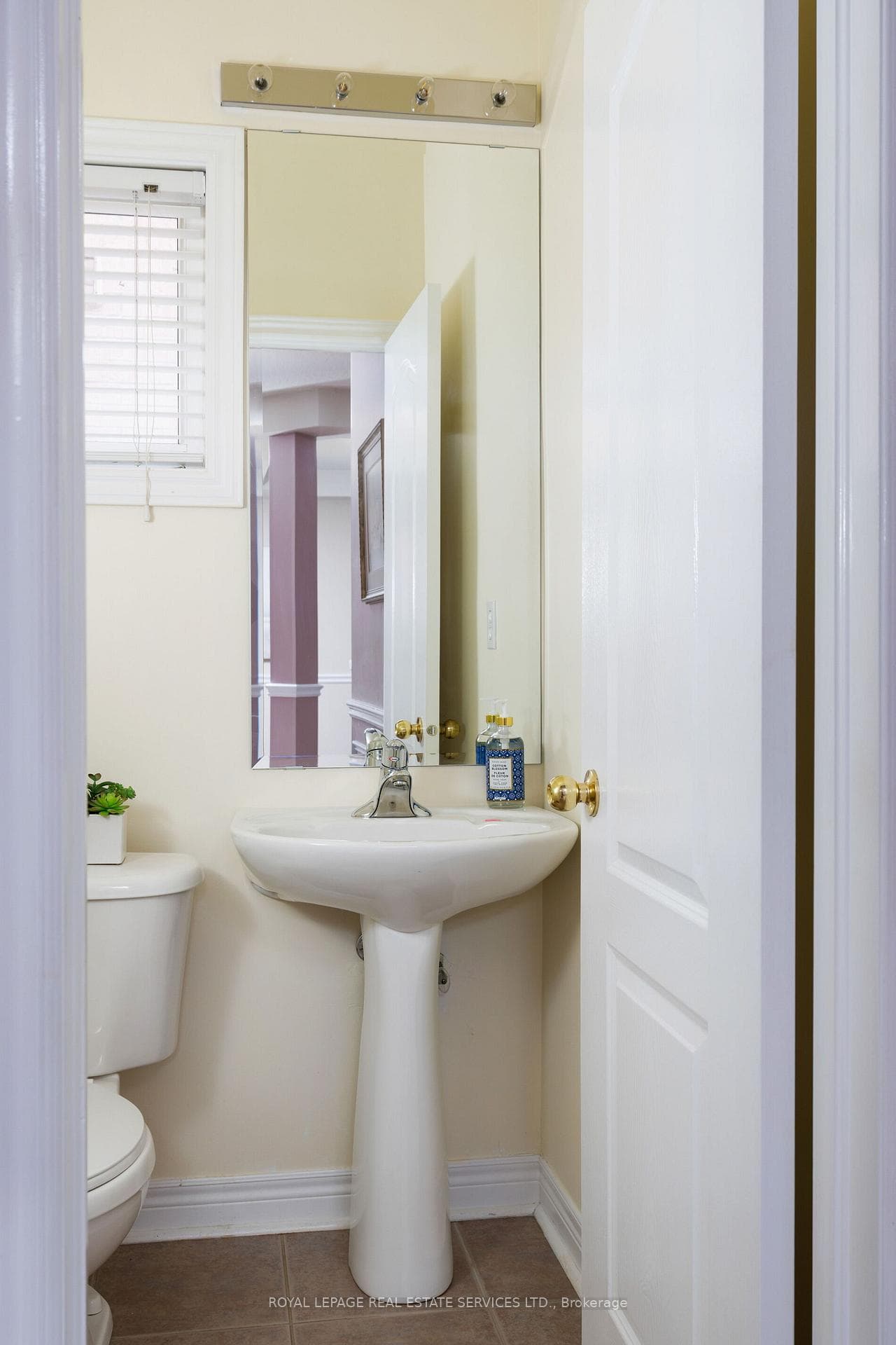 2252 Foxfield Road photo 18