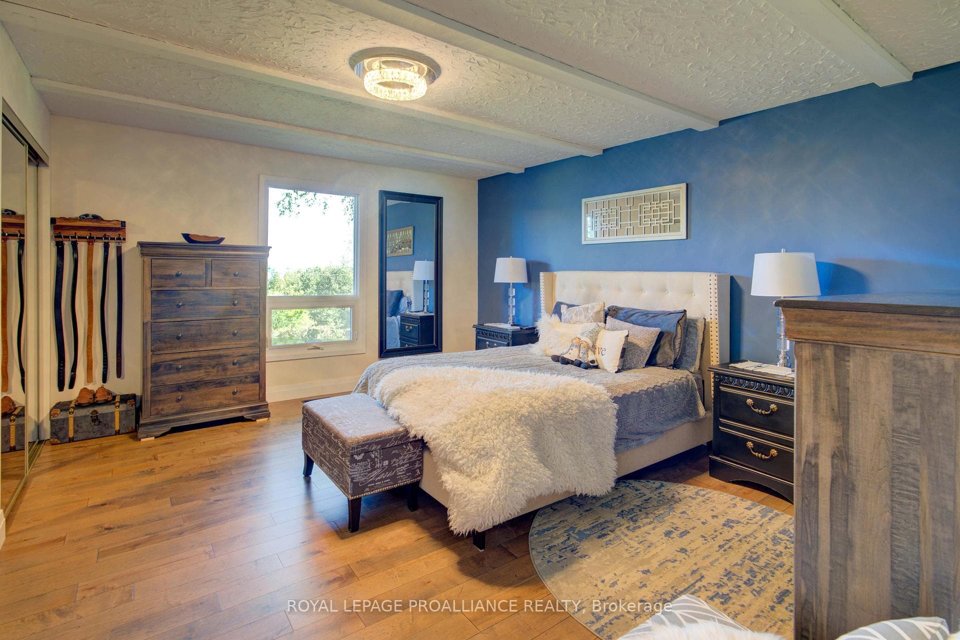 1048 Shallow Lane photo 22