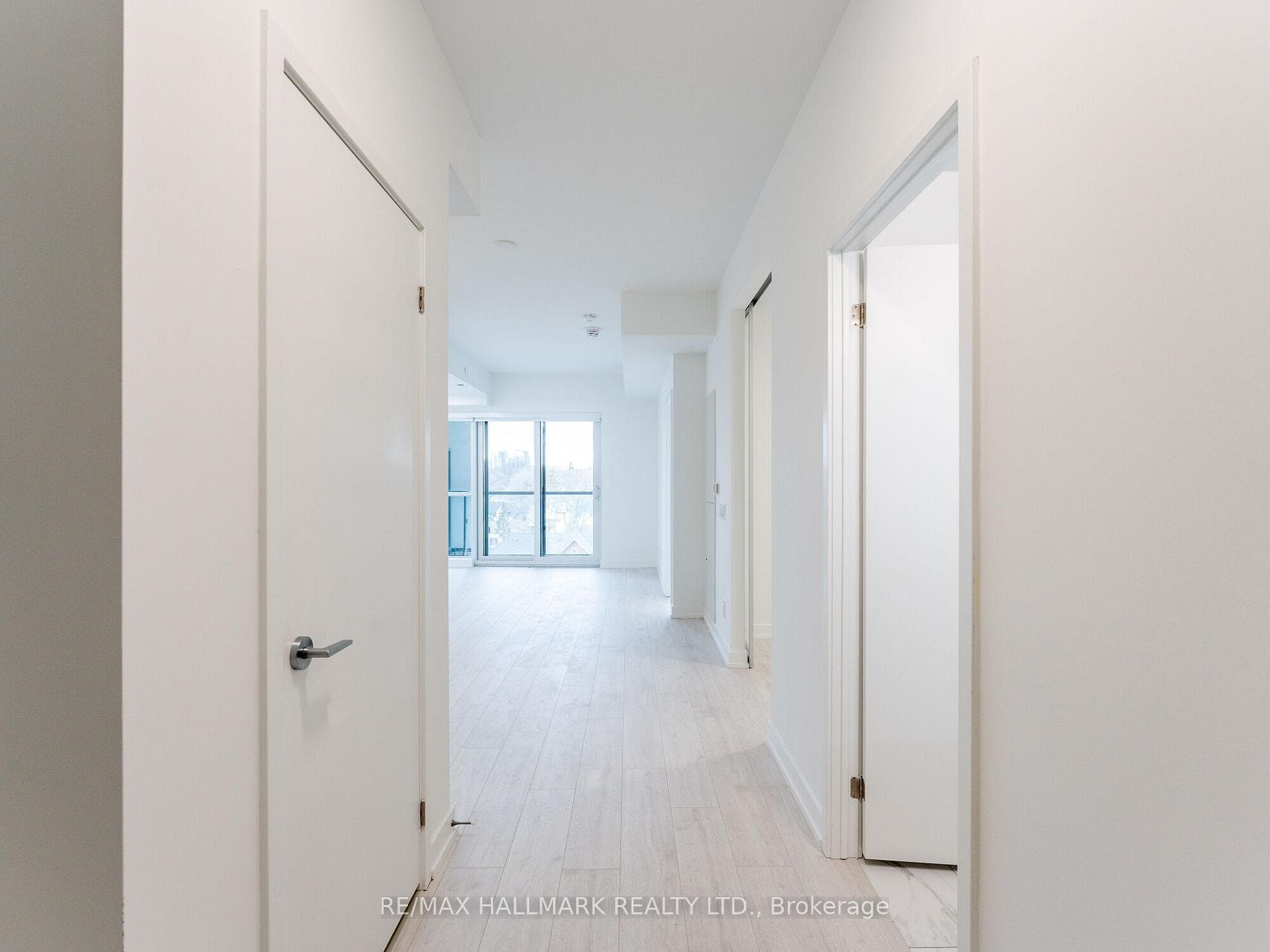 181 Sheppard Avenue Unit 523 photo 4