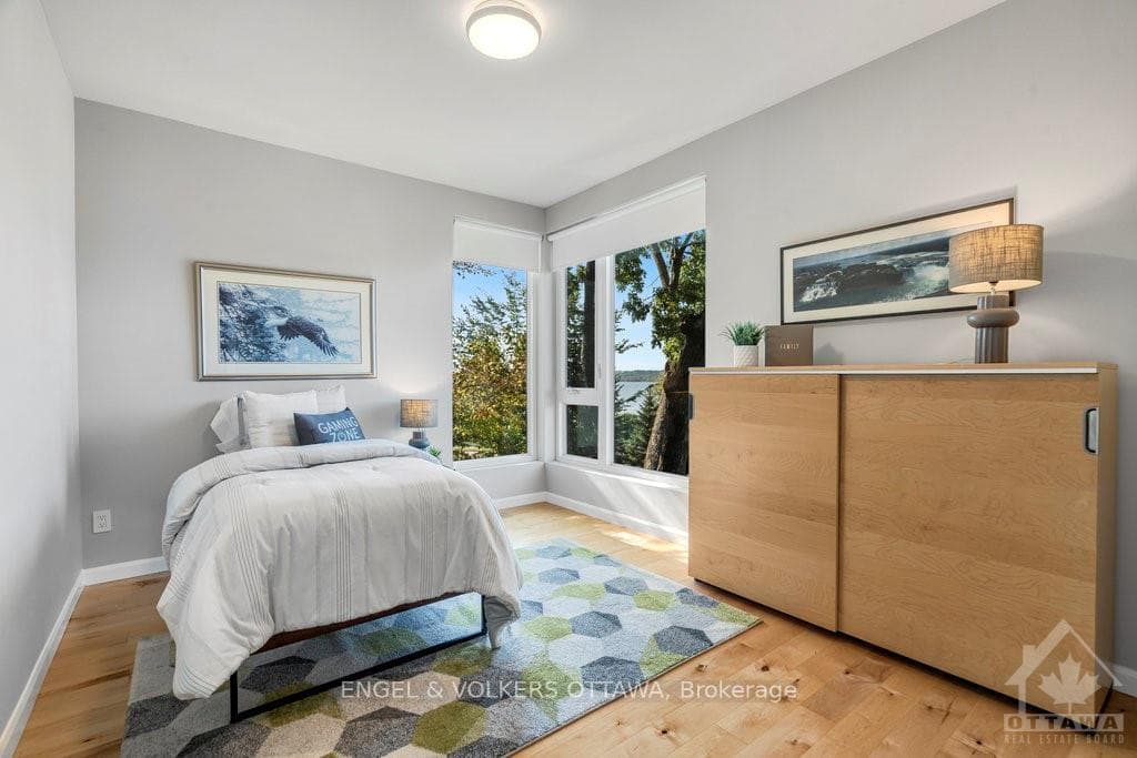 455 DUCHESS Avenue photo 25