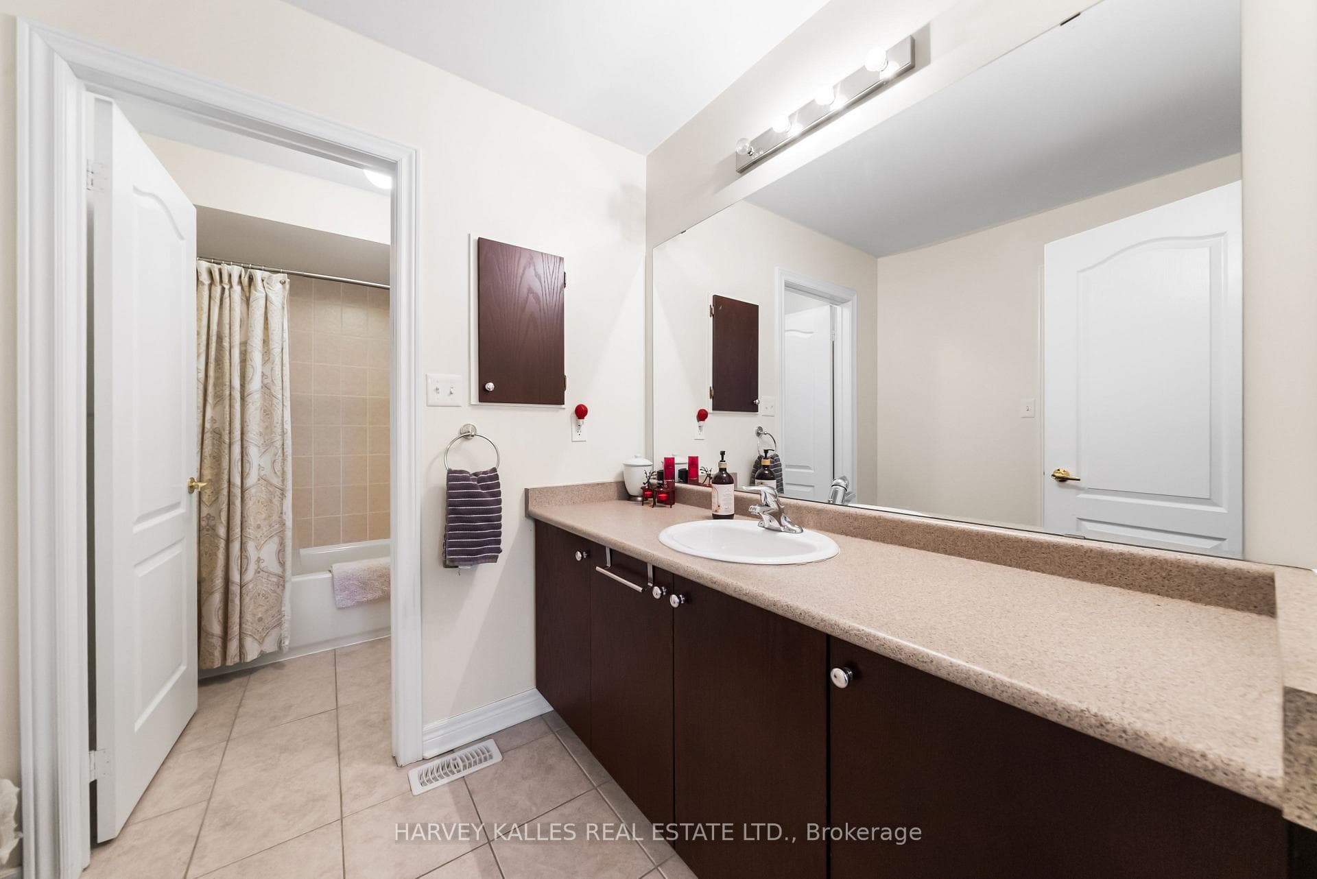 86 Rockland Crescent photo 28