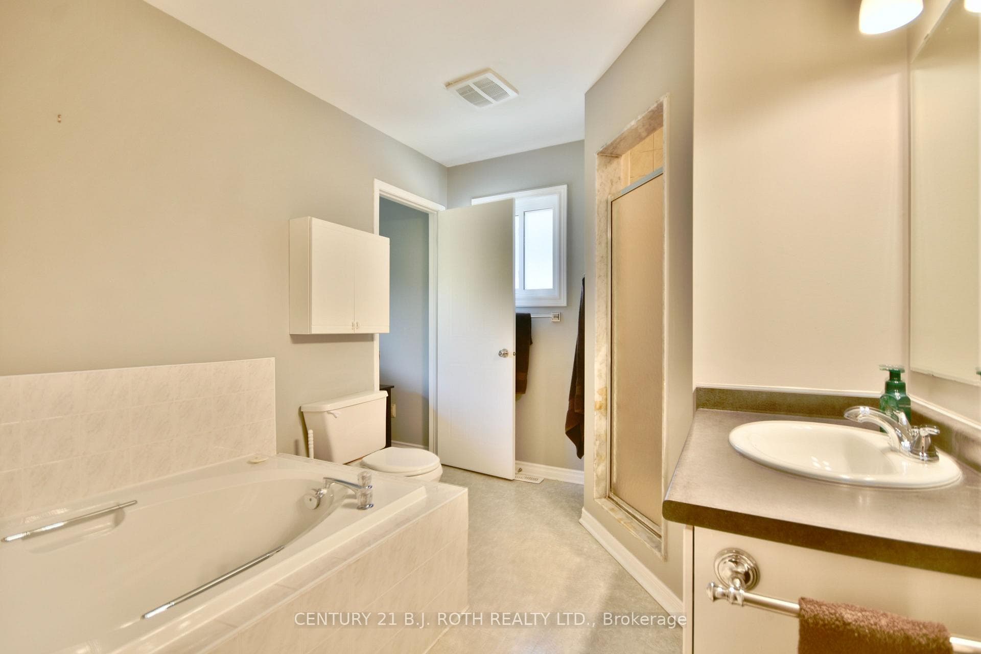 121 Cunningham Drive photo 16