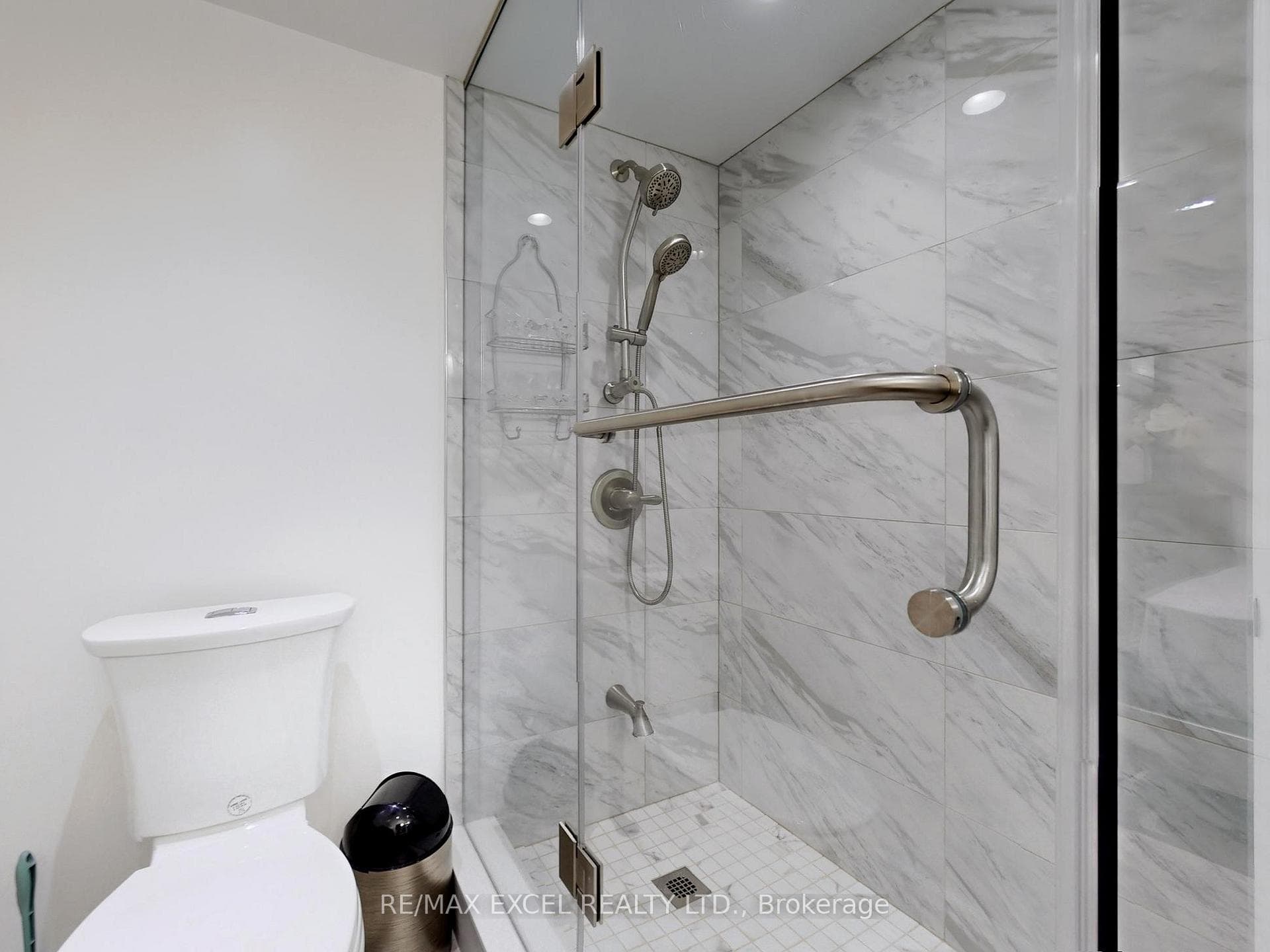 72 Glengordon Crescent photo 32