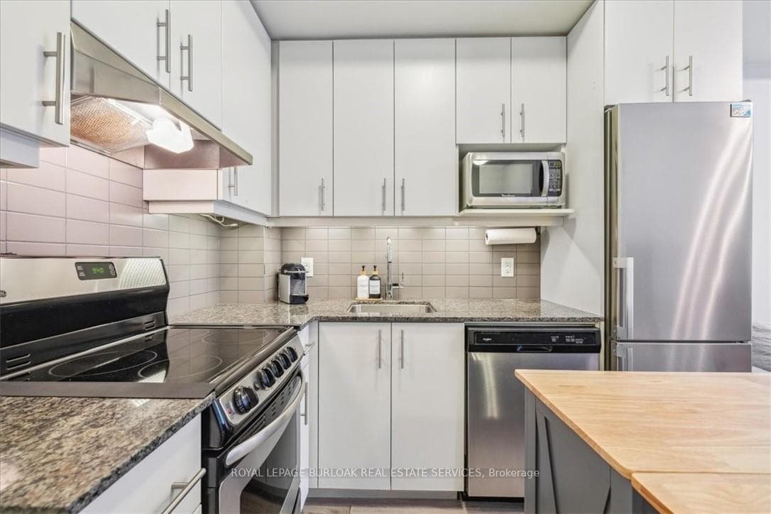 10 Esplanade Lane Unit 215 photo 13