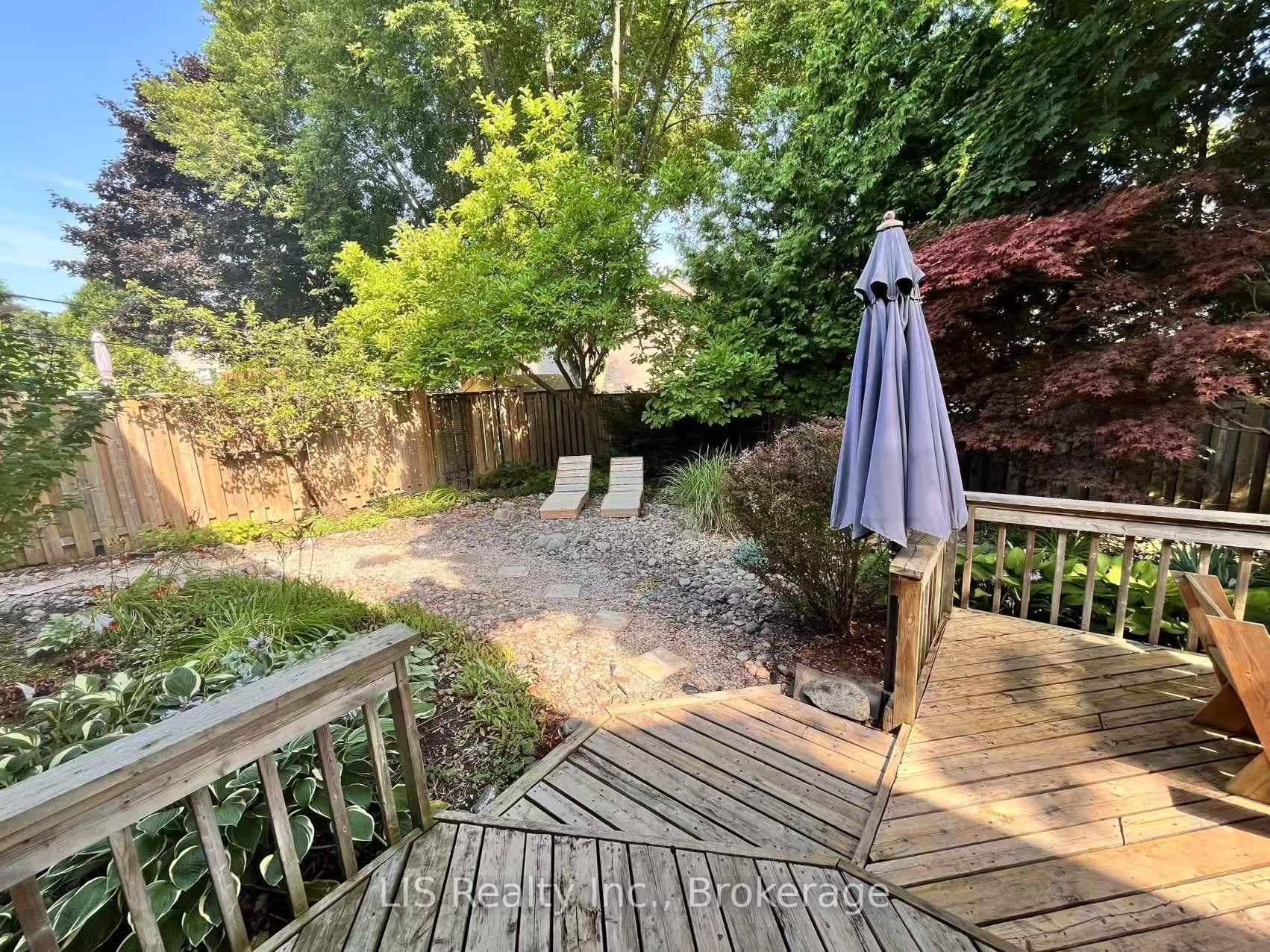 16 Murdock Avenue photo 27