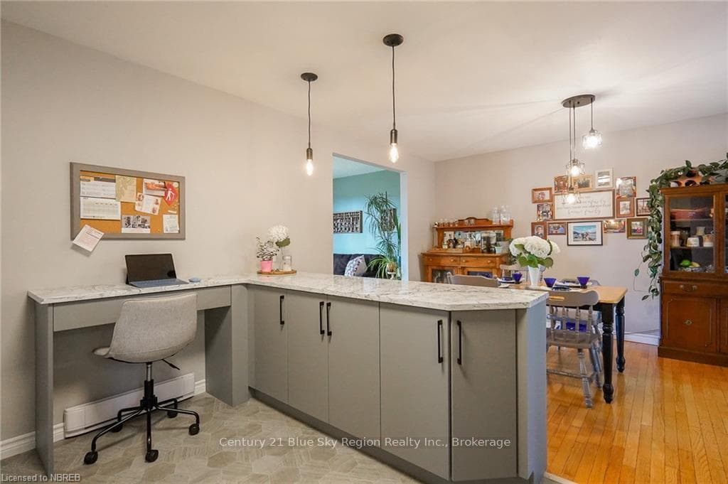 6 FRANCIS Avenue photo 19
