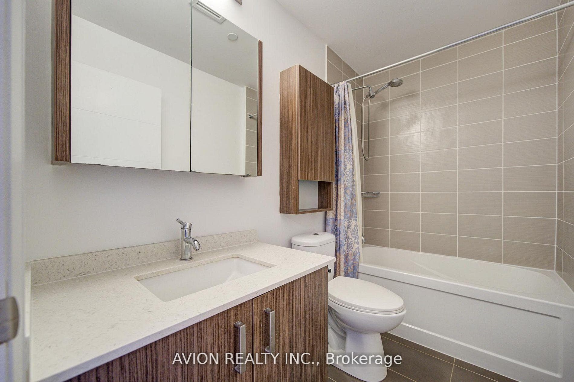 18 Uptown Drive Unit 301 photo 10