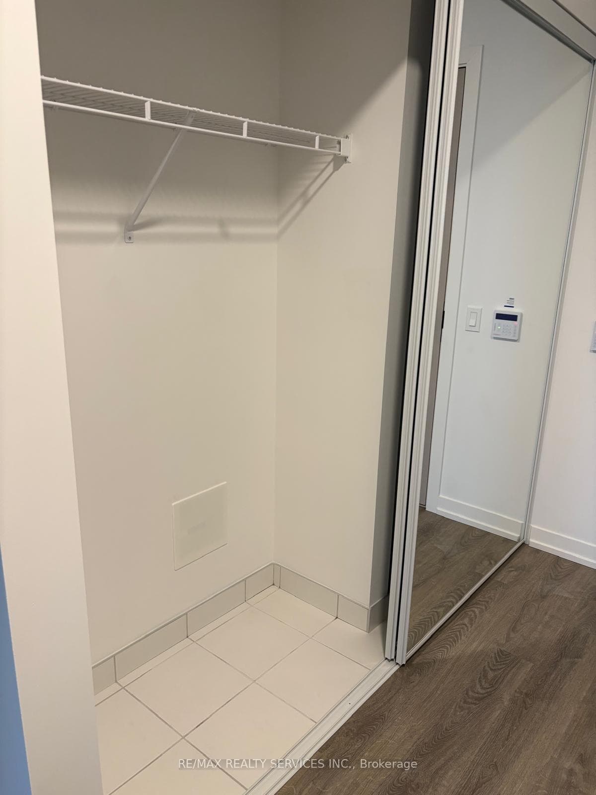 8 Interchange Way Unit 509 photo 6