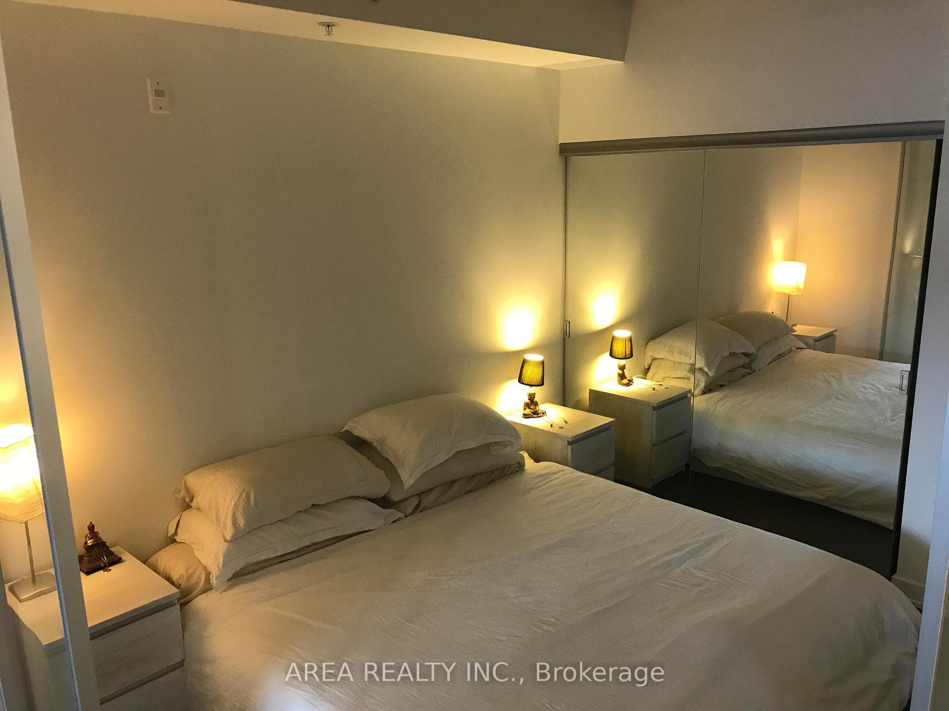 109 Ossington Avenue Unit 210 photo 5