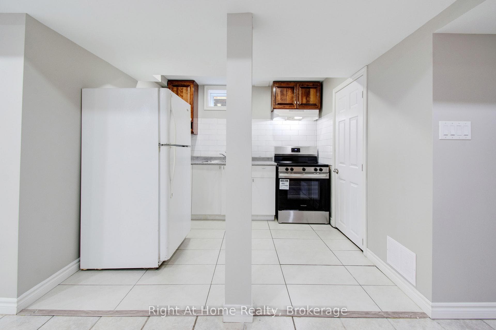 63 Martindale Crescent photo 35