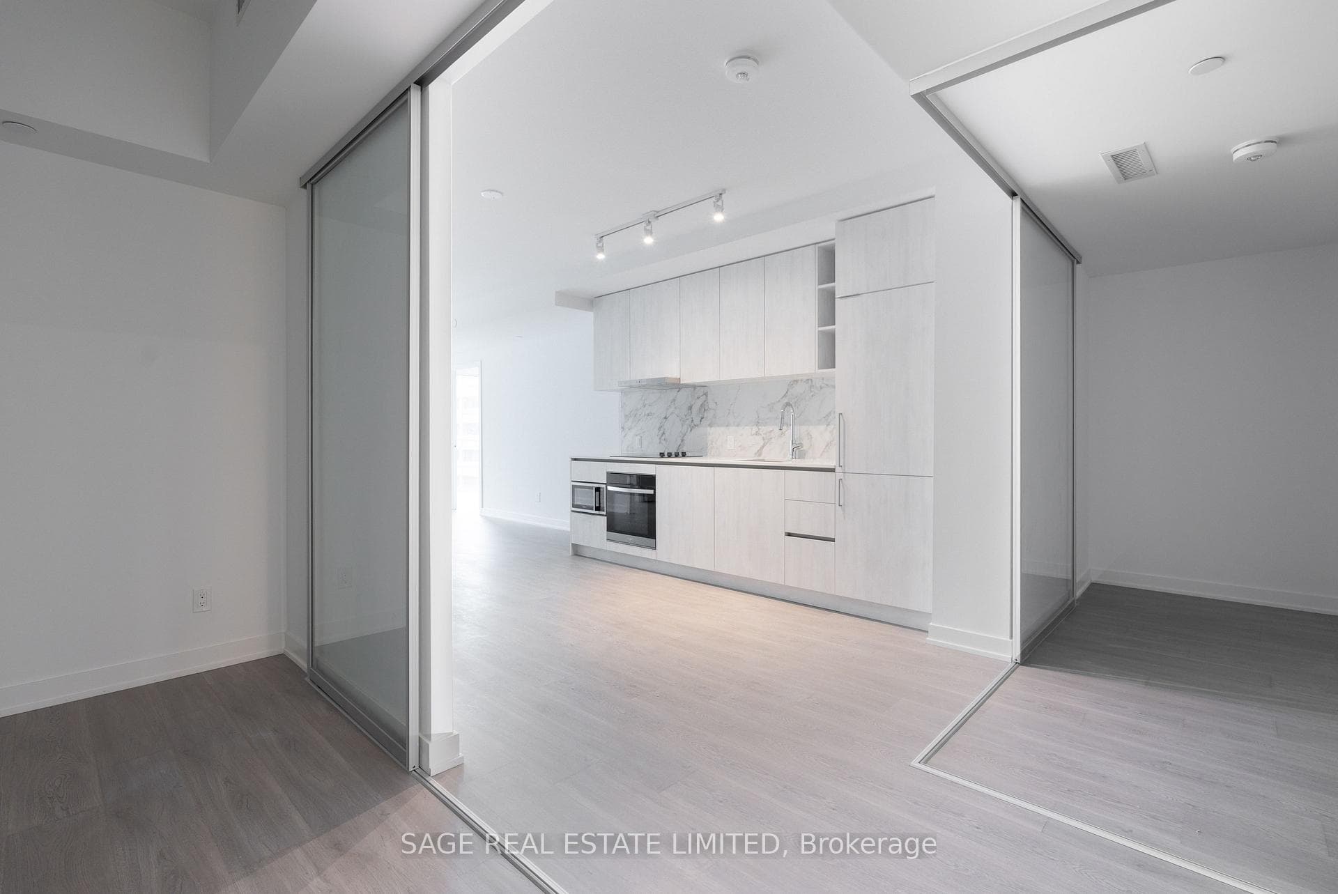 8 Wellesley Street Unit 807 photo 13