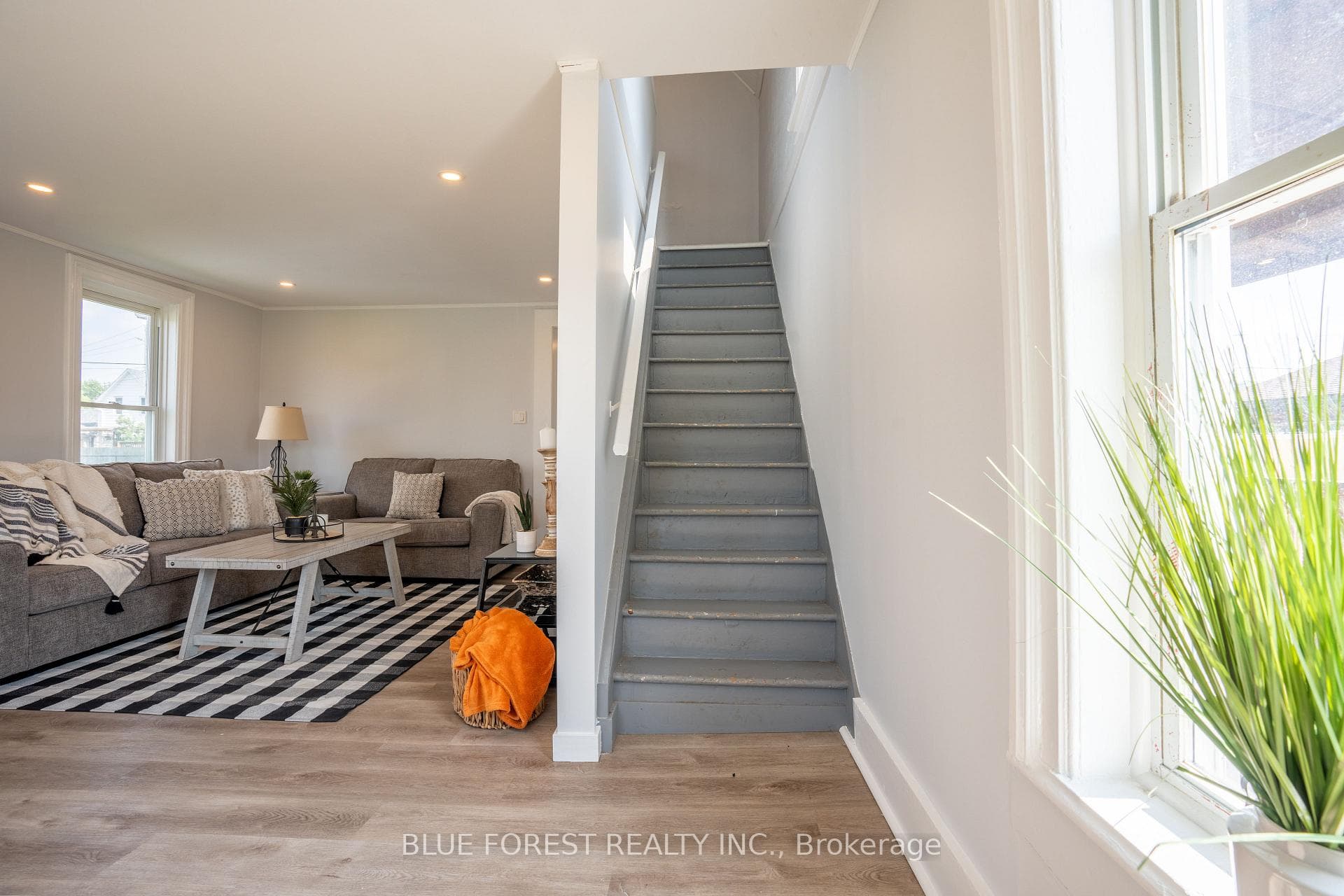 460 WALLACE Street photo 22