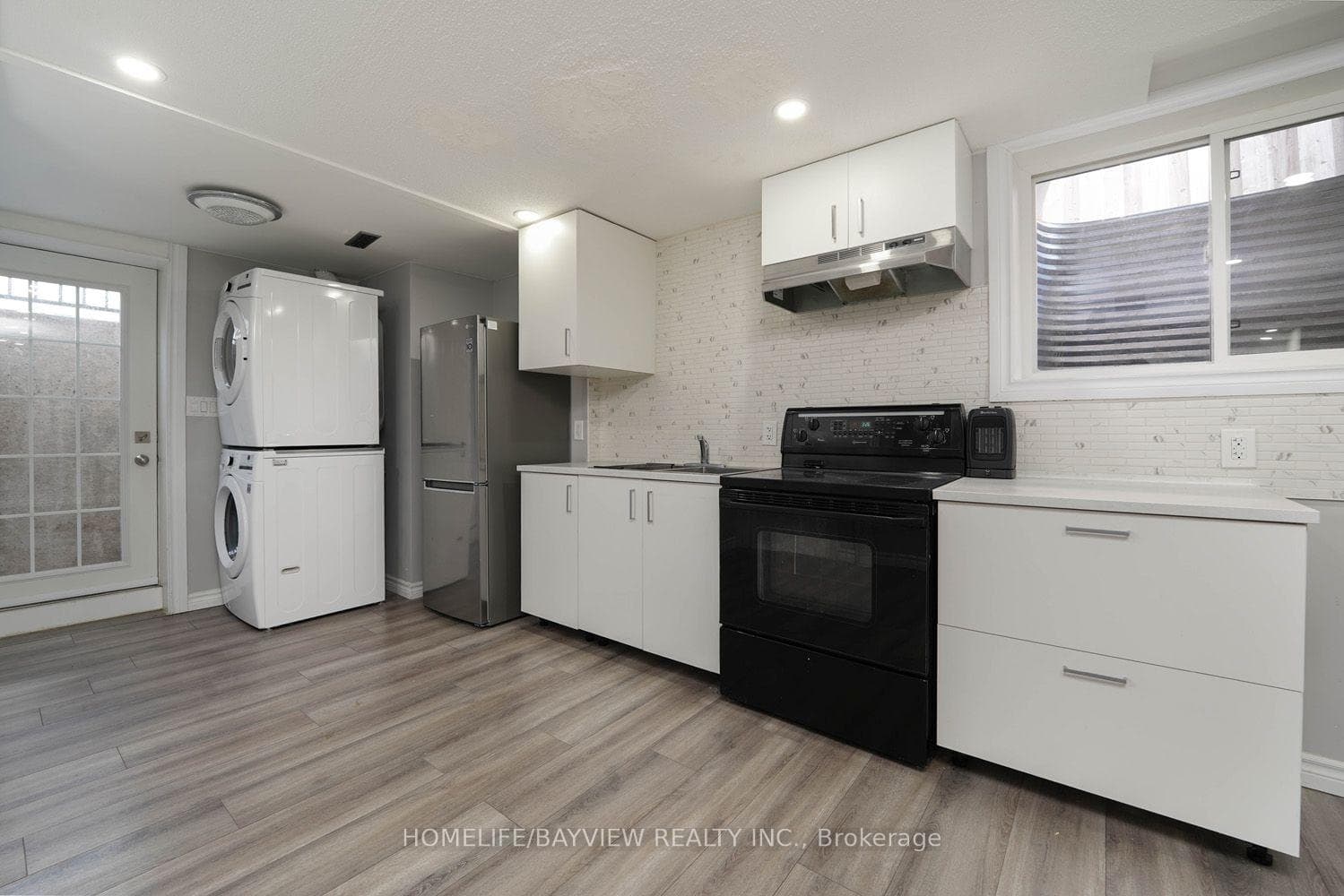 513 Bristol Road photo 28