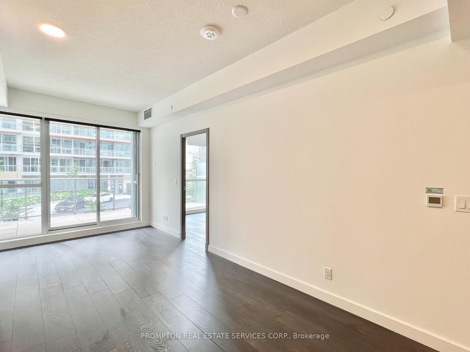 27 McMahon Drive Unit 202 photo 5