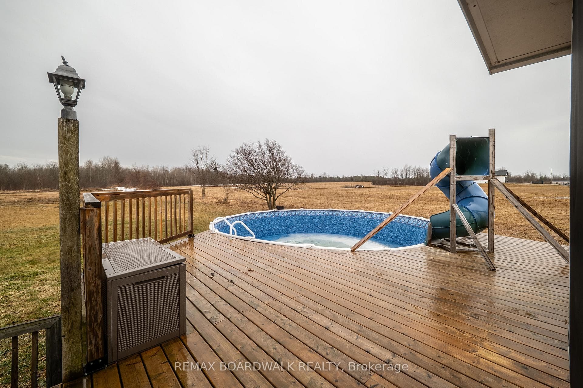 885 Townline Road photo 30