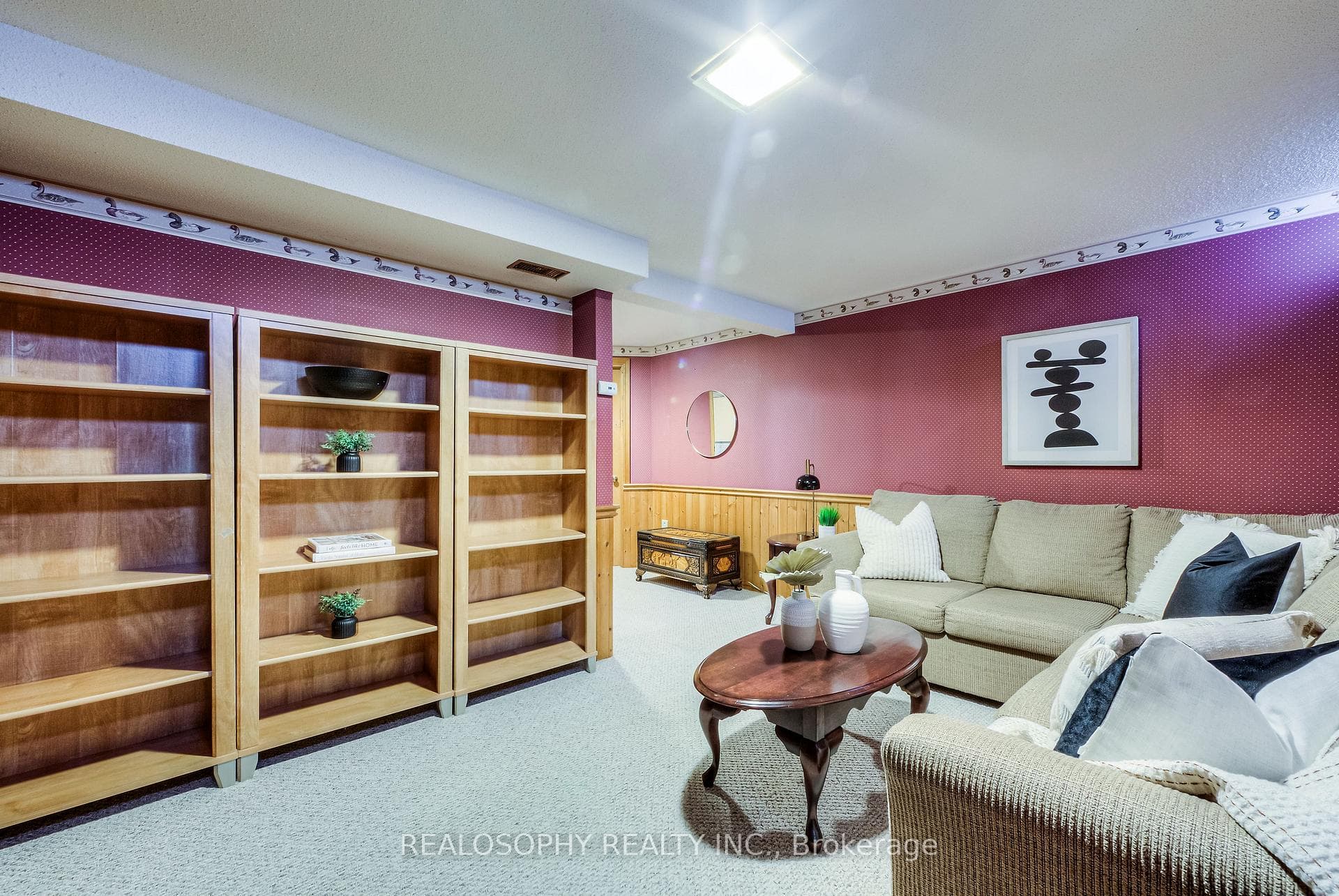 645 Ariel Crescent photo 31