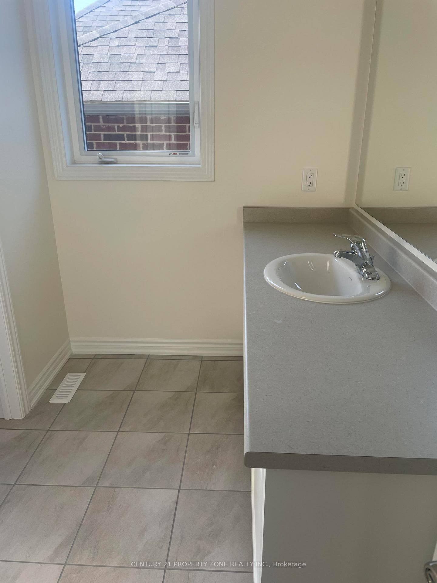 921 Rexton Drive photo 16