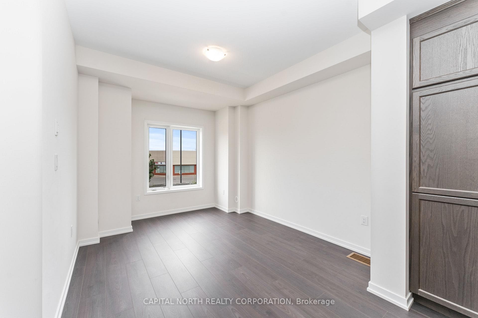 55 Lambert Lane photo 6