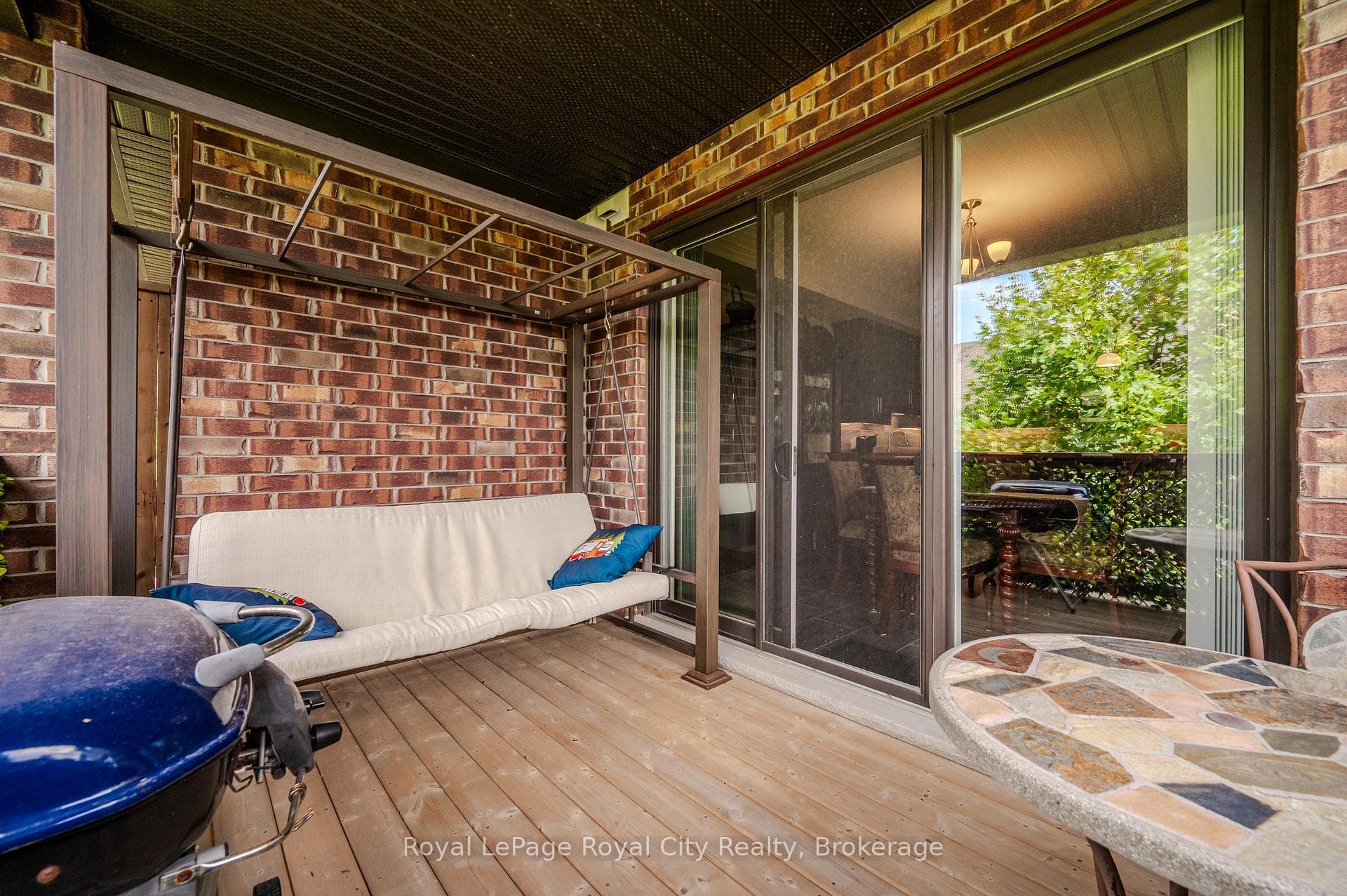 254 Gosling Gardens Unit 26 photo 11