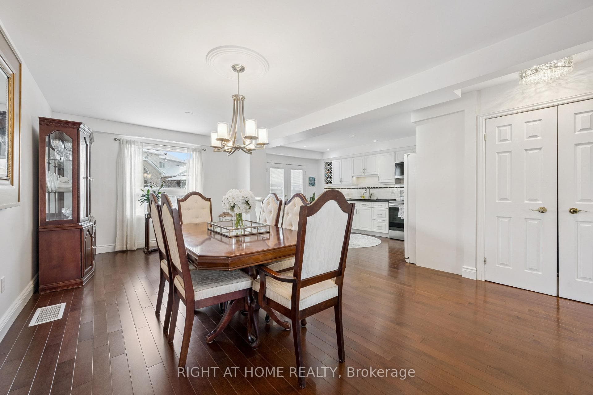 41 Yorkville Drive photo 9